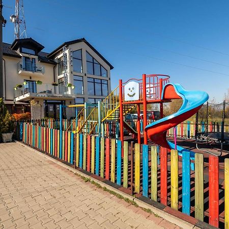 Pensiunea Carul cu flori Oravita Exterior foto